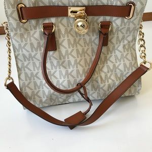 Bundle Michael Kors purse and wallet